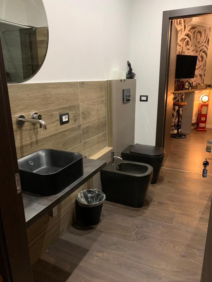 Suite Lame 37 Rental Rooms Bologna Ngoại thất bức ảnh